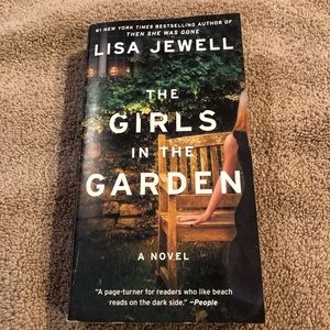 Lisa Jewell The Girls in the Garden book. Used in good condition.